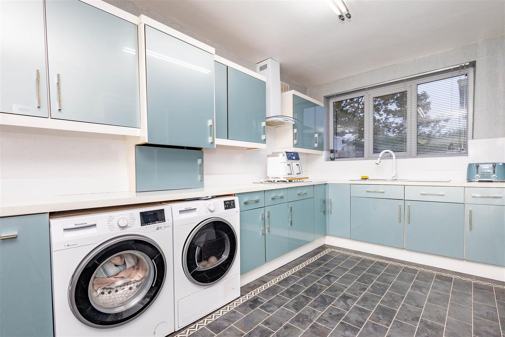 3 bed property in Cumberland Avenue, Leyland